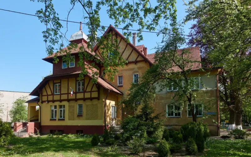 Самое-самое: в Янтарный через Амалиенау и кирху 13 века