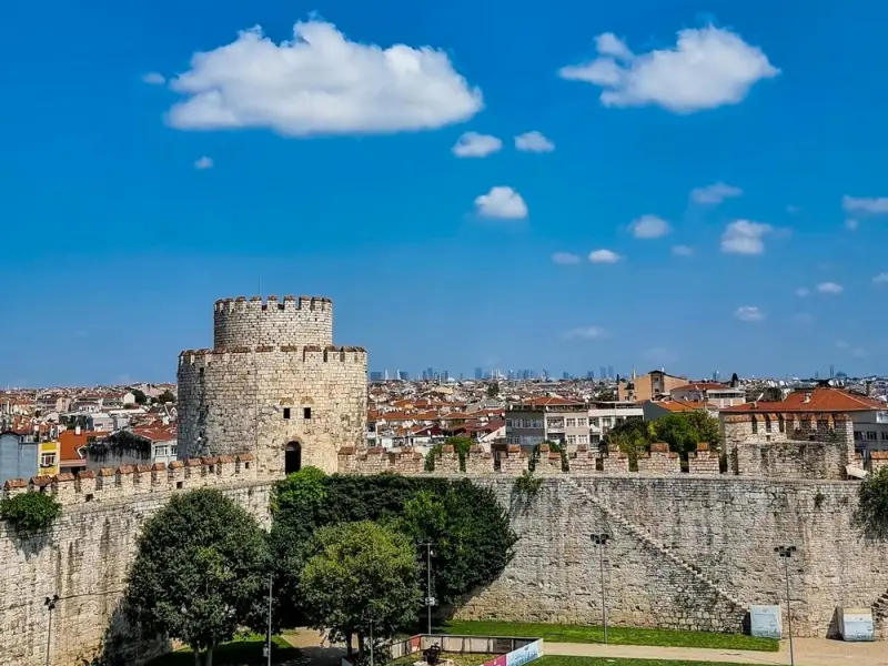 История крепостных стен Константинополя