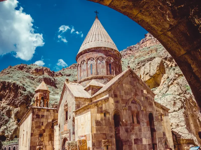 Гарни, Гегард, Симфония камней и конная прогулка