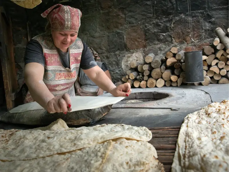 Святыни Гарни и Гегард, Симфония камней и мастер-класс по выпечке лаваша