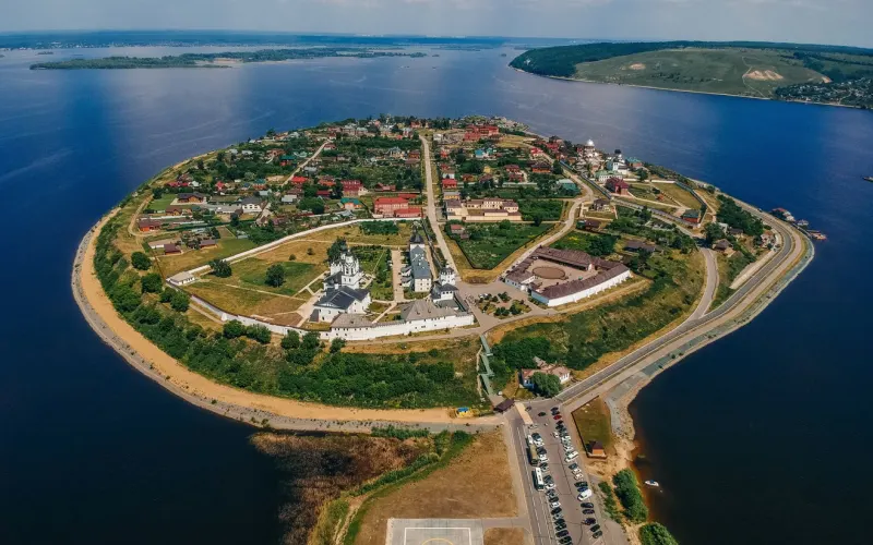 4 в 1: Иннополис, остров-град Свияжск, Раифа и Вселенский храм