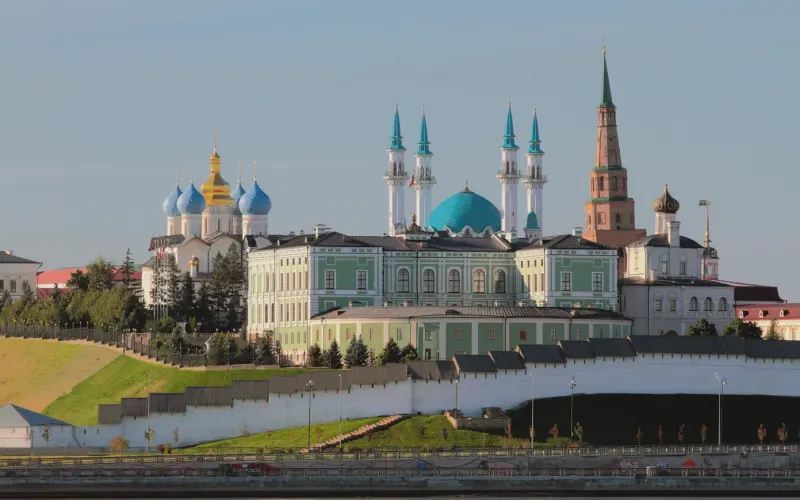 Казанский кремль пешком: история и легенды