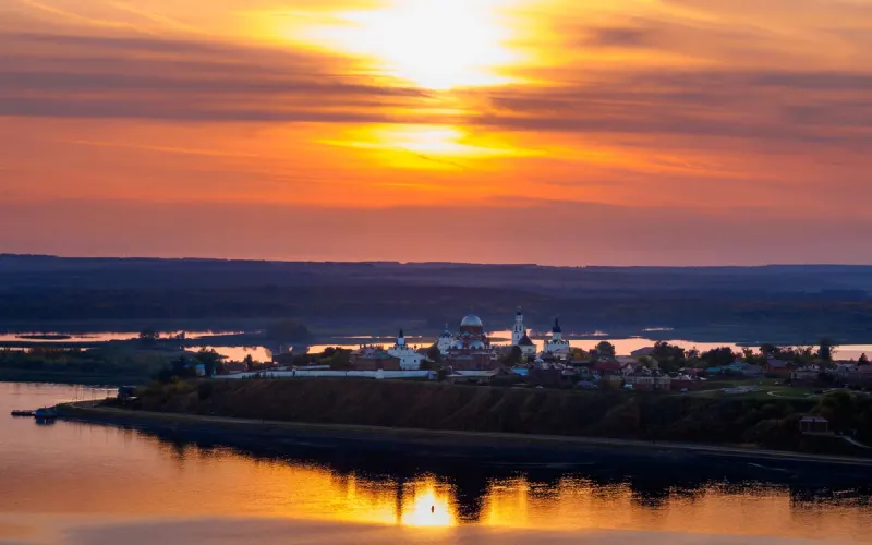 3 в 1: Вселенский храм, Иннополис и Свияжск