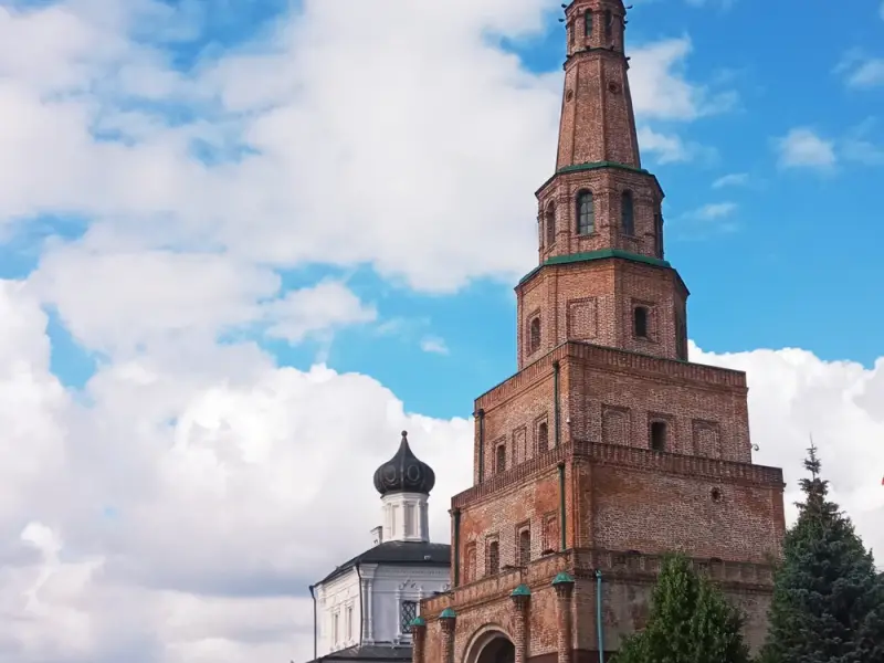 Кремль + старейшие улицы Казани