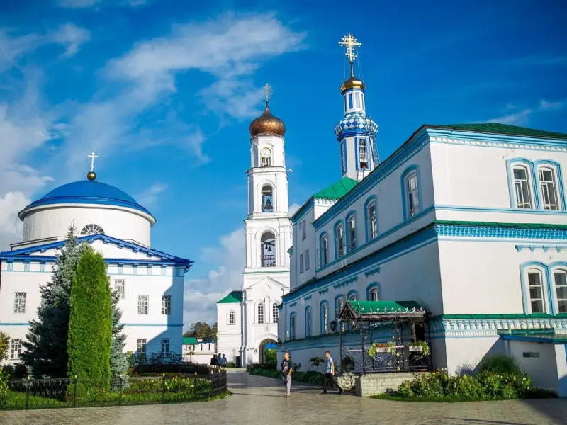 Йошкар-Ола и Раифский монастырь — два лика Поволжья