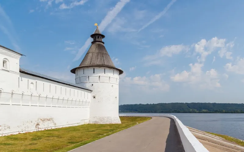 Из Нижнего Новгорода — в Макарьевский монастырь