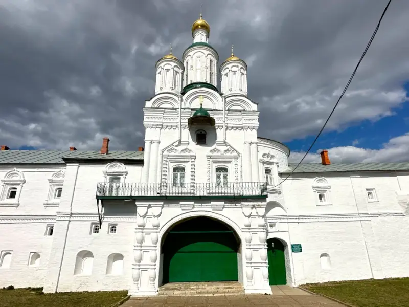 Макарьевский монастырь и Сергиевская слобода из Нижнего Новгорода