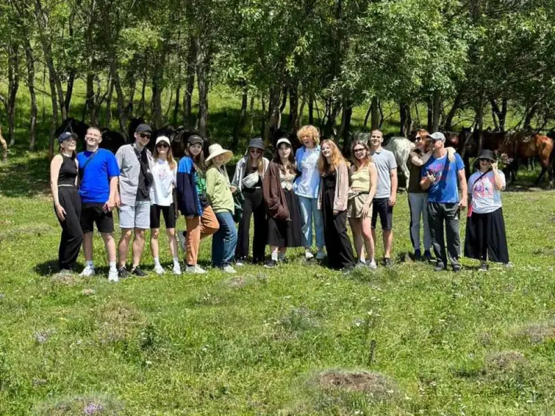 Конная прогулка недалеко от Кисловодска в мини-группе