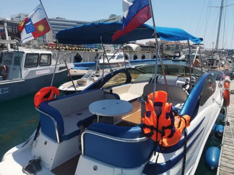 Прогулка на яхте Velvette 29 в Адлере