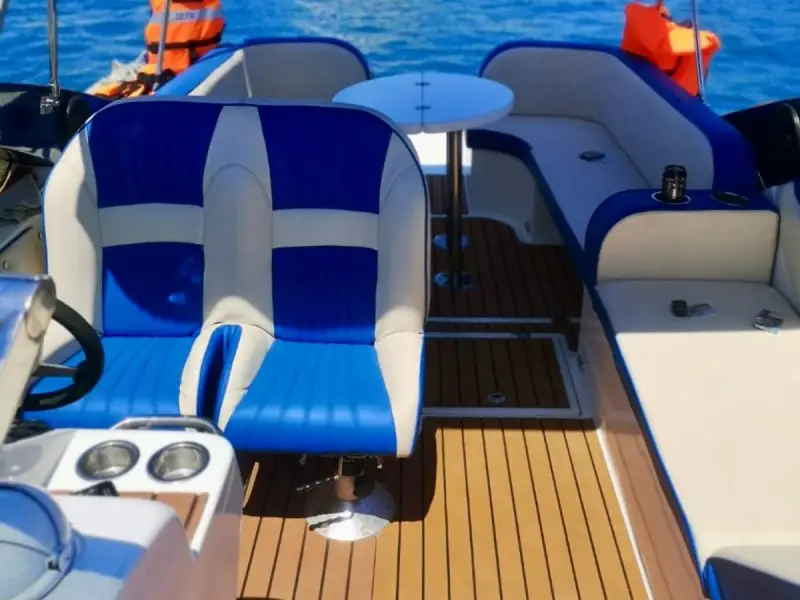 Прогулка на яхте Velvette 29 в Адлере