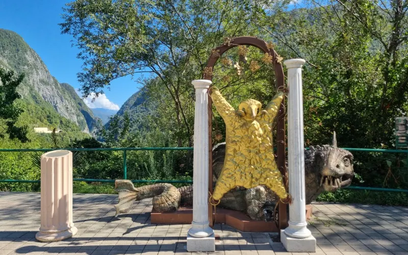 В Красную Поляну с трансфером из аэропорта (или в аэропорт)
