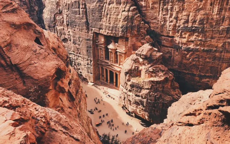 Иордания и древняя Петра: групповая экскурсия
