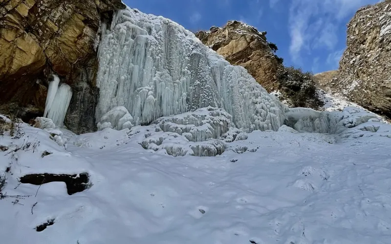 Из Гюмри — к замёрзшему водопаду Трчкан